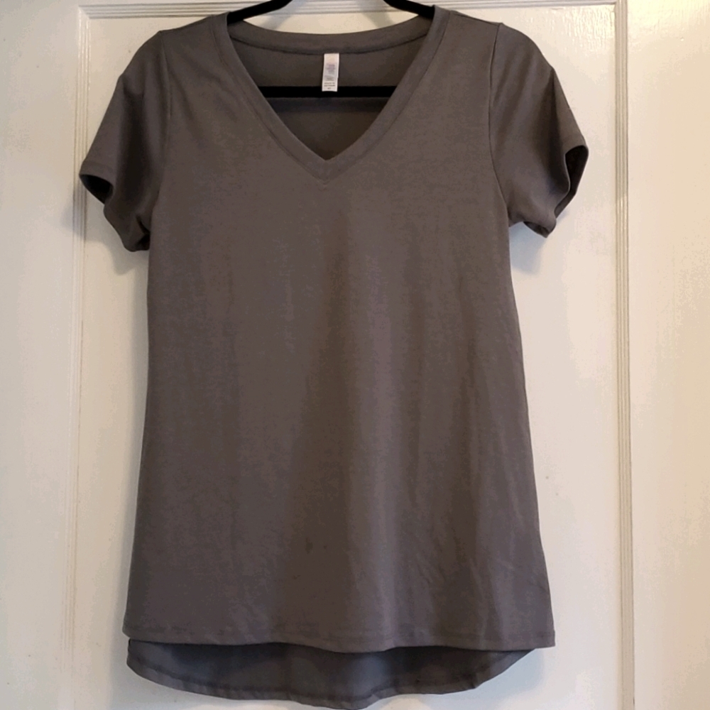 NWOT Lularoe Christy tee